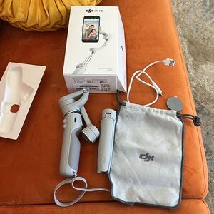 DJI OM 5 Smartphone Gimbal Stabilizer, 3-Axis Phone Gimbal